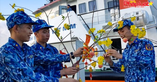 Quà Tết đến sớm với quân dân huyện đảo Trường Sa và đảo Bạch Long Vĩ