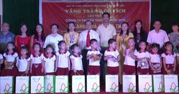 Gần 1 tỷ đồng ủng hộ “Tết cho trẻ em nghèo- Vầng trăng cổ tích”