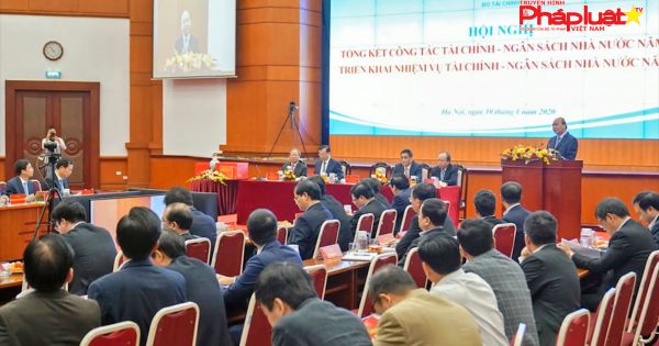 Thủ tướng yêu cầu giảm chi hội nghị, hội thảo để tạo nguồn cải cách tiền lương