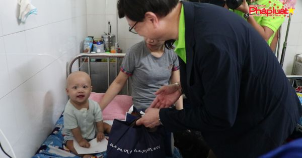 TP HCM: “Xuân yêu thương” đến bệnh nhi có hoàn cảnh khó khăn