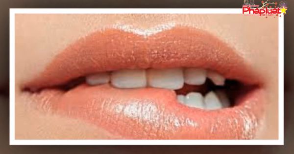 Ung thư lợi dễ nhầm đau răng