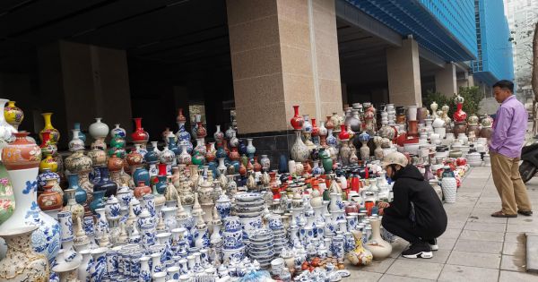 Đường sắt Cát Linh chưa hoạt động, nhà ga thành chợ cây cảnh Tết