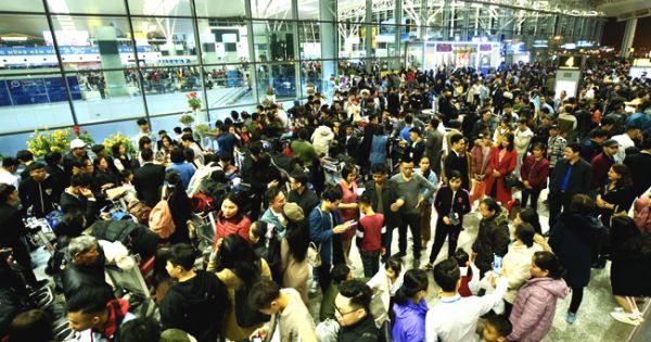 Hạn chế người đưa tiễn tại sân bay Nội Bài