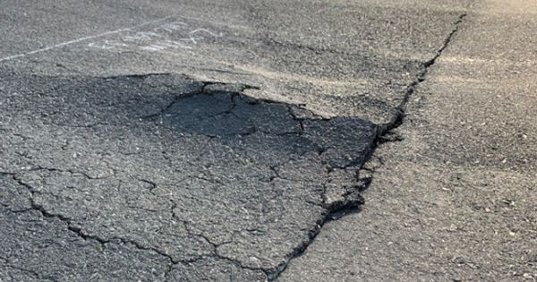 3 phương án vốn sửa đường băng Nội Bài, Tân Sơn Nhất