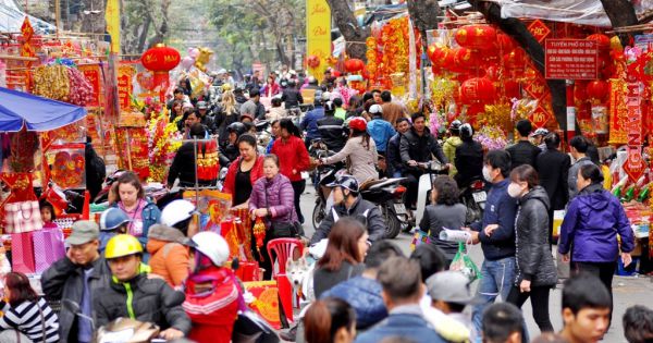 Nhộn nhịp thị trường ngày ông Công ông Táo, một số mặt hàng tăng giá