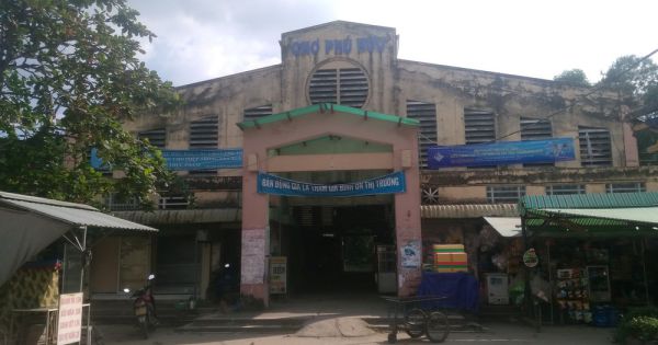 Chợ tiền tỷ ở TP HCM bị bỏ hoang