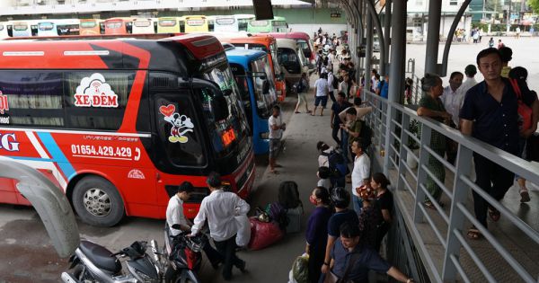 Xe từ 9 chỗ trở lên phải lắp camera ghi hình lái xe và cửa lên xuống