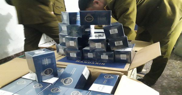 15.000 bao thuốc lá 555 bị thu giữ giữa Hà Nội