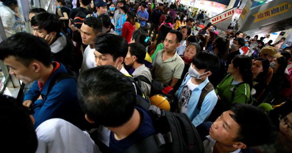 25 tháng Chạp, người dân đổ về các bến xe về quê ăn Tết: Đường TP.HCM thông thoáng