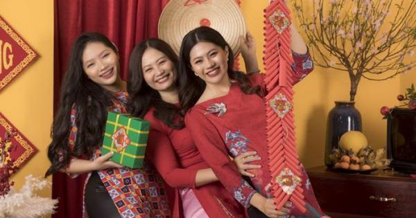 Hoa hậu Vũ Hương Giang nhớ cảm giác được bố chở đi xem pháo hoa ngày Tết