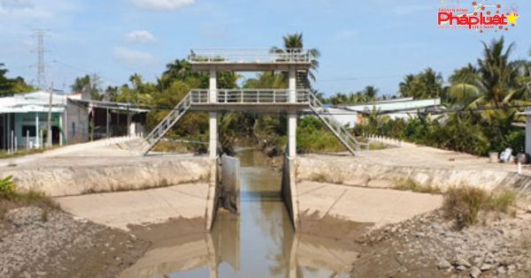 Trực 24/24 trong ngày tết để giám sát nước mặn xâm nhập