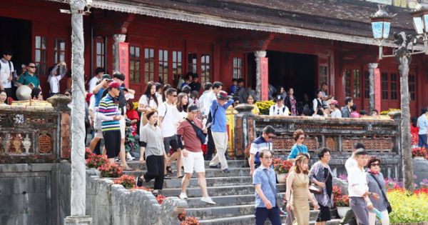 Vào Đại nội Huế trải nghiệm trò chơi Tết chốn Cung đình xưa