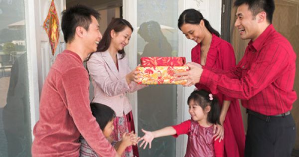 Xông đất đầu năm - phong tục đẹp và lâu đời của người dân Việt