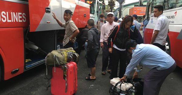 TPHCM: Bến xe Miền Đông ách tắc rạng sáng mùng 6 Tết