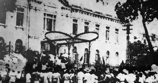 200 tư liệu được trưng bày tại Chuyên đề “90 năm Đảng Cộng sản Việt Nam – Những mốc son lịch sử”