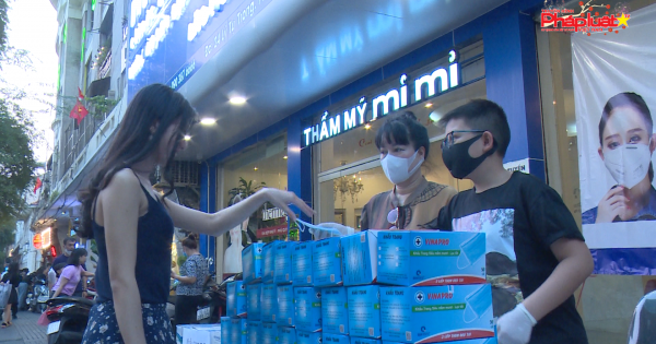 Tình người giữa cơn đại dịch virus corona