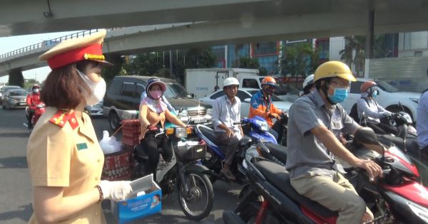 TP HCM: CSGT chung tay cùng cộng đồng phòng chống virus Corona