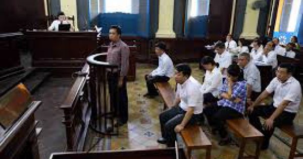 Triệu tập gần 200 người phiên phúc thẩm buôn thuốc ung thư giả