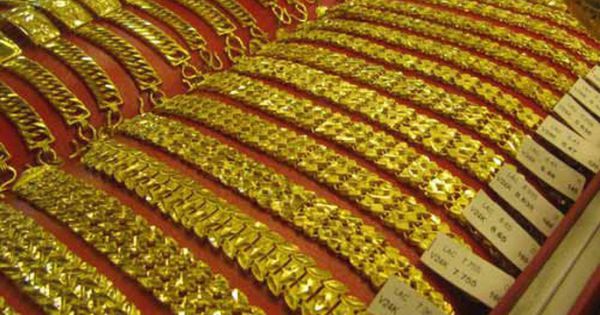 Cuối tuần, giá vàng trong nước tiếp tục nhảy vọt