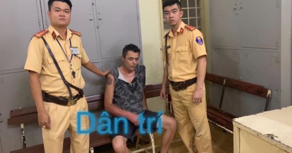 TPHCM: Người đàn ông ngoại quốc nghi dùng dao cướp tài sản ở cửa hàng tiện lợi