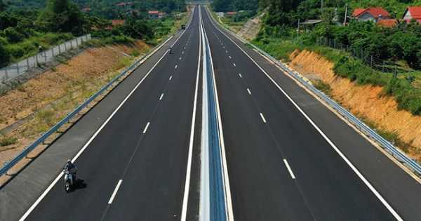 Cao tốc Bắc-Nam bị ''ngâm'' tiến độ do chậm bàn giao mặt bằng