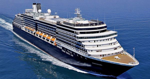 Covid-19: Du thuyền Westerdam được cập cảng Campuchia