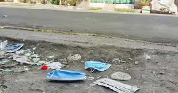 Vứt bỏ khẩu trang không đúng nơi quy định có thể bị phạt tới 7 triệu đồng
