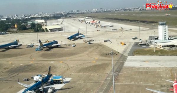 Đề nghị đóng cửa 1 đường băng sân bay Tân Sơn Nhất