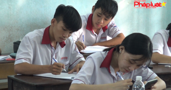 Sở GD-ĐT TP.HCM đề xuất học sinh lớp 9, 12 đi học trở lại từ ngày 2.3