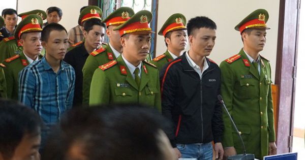 Hà Tĩnh hoãn phiên tòa xử 4 đối tượng vận chuyển ma túy ôm súng cố thủ trong xe