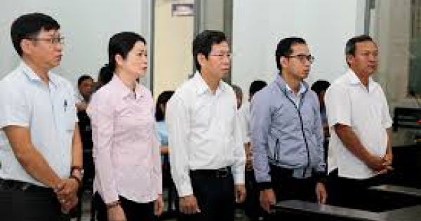 Phó chủ tịch UBND thành phố Nha Trang Lê Huy Toàn hầu tòa