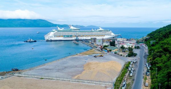 Nhiều tàu du lịch quốc tế hủy chuyến đến Cảng Chân Mây