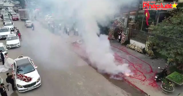 Triệu tập một số người liên quan vụ đốt pháo đám cưới ở Sóc Sơn