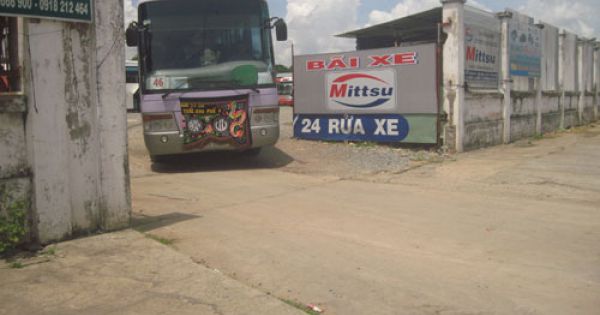 Xử lý nghiêm bãi xe khách không phép, xe trá hình