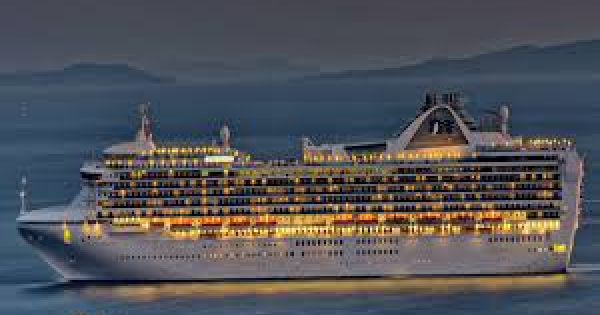 Mỹ phong tỏa du thuyền ngoài khơi California do lo ngại dịch Covid-19