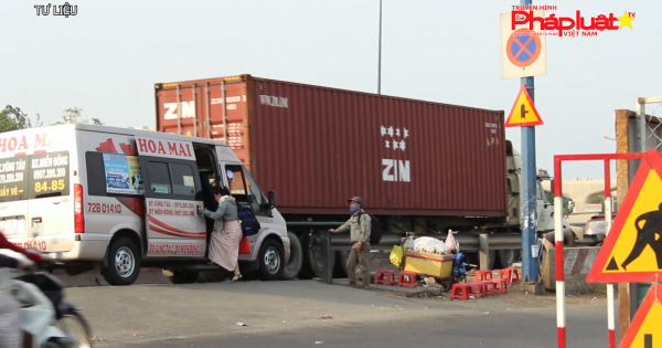 TP HCM: Xử lý nghiêm bãi xe khách không phép, xe trá hình