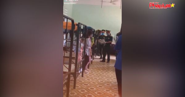 Ấm áp những bông hoa thắm tình quân dân tại khu cách ly