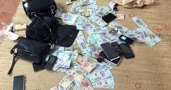 Thanh Hóa: Cán bộ xã tham gia sát phạt trên chiếu bạc