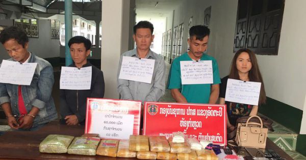 Bắt 5 đối tượng đưa 60.000 viên ma tuý, súng vào biên giới
