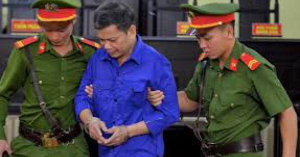 Bắt nguyên thượng tá công an trong vụ gian lận điểm thi Sơn La