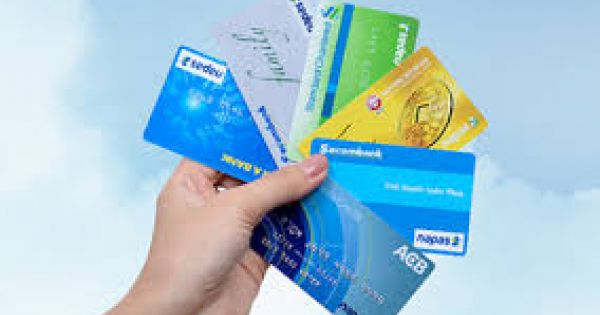 Miễn, giảm phí dịch vụ chuyển tiền ngân hàng đến hết năm 2020