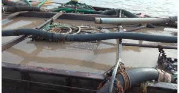 Đồng Nai: Lại phát hiện thêm 2 ghe khai thác cát trái phép