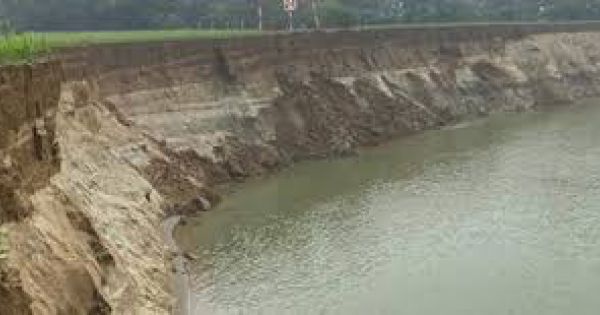 Phú Thọ tạm dừng hoạt động khai thác cát, sỏi trên sông Lô từ 25/3