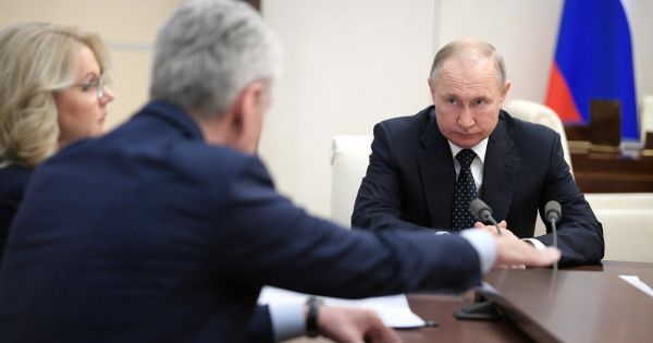 Nga hoãn trưng cầu dân ý vì dịch bệnh