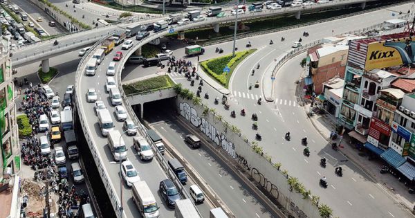 TP.HCM yêu cầu 28 xe quay đầu về điểm xuất phát