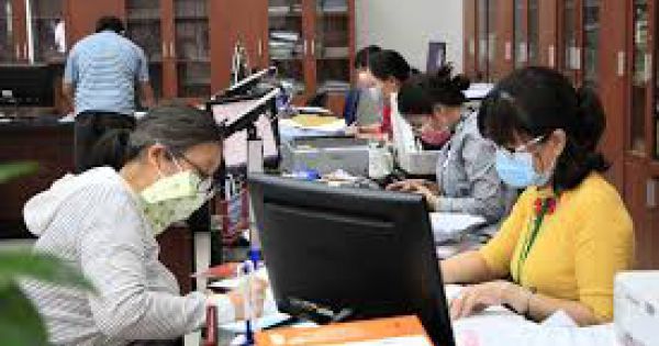 TPHCM: Giải quyết hồ sơ cấp bách ngay tại nhà dân