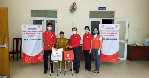 Gần một tỷ năm trăm triệu đồng được chia sẻ đến những người bán vé số đạo trên địa bàn TPHCM