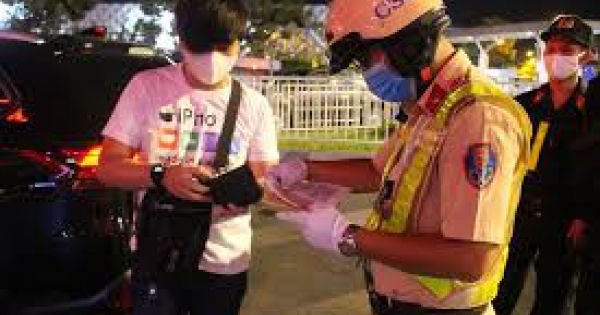 Siết chặt kiểm soát y tế cửa ngõ Tân Sơn Nhất