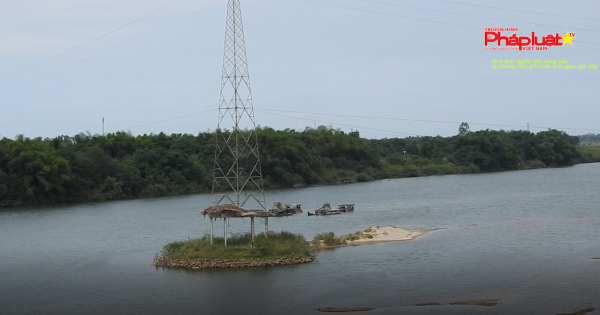 Quảng Nam: Chỉ mới cấp phép chủ trương, doanh nghiệp đã vội vàng cào xới sông Thu Bồn