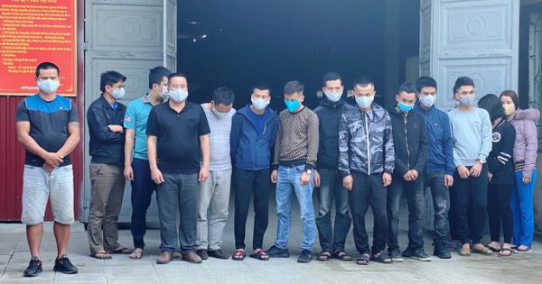 Thanh Hóa: Thu giữ hơn 800 triệu đồng, 10 xe ôtô tại ổ đánh bạc lớn có 20 người tham gia